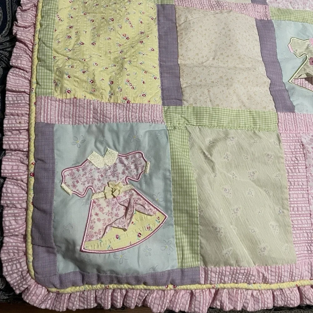 OshKosh Baby Patch Work Comforter Quilt Pastel Dresses‎ Floral 44x38 Pink